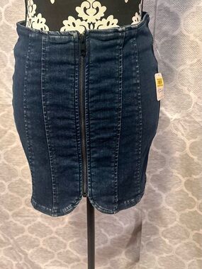 NWT Free People Layla Zip front Denim Front-Zip mini  Skirt size 2
